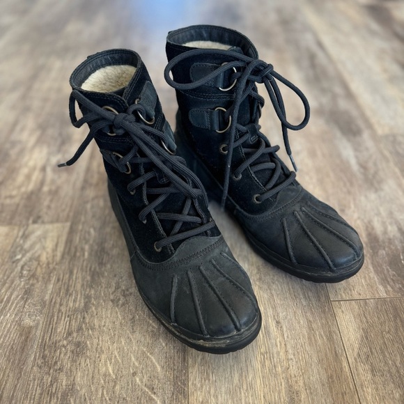 UGG Australia AZARIA Stout LEATHER SHEEPSKIN WATERPROOF DUCK BOOTS - Picture 6 of 12